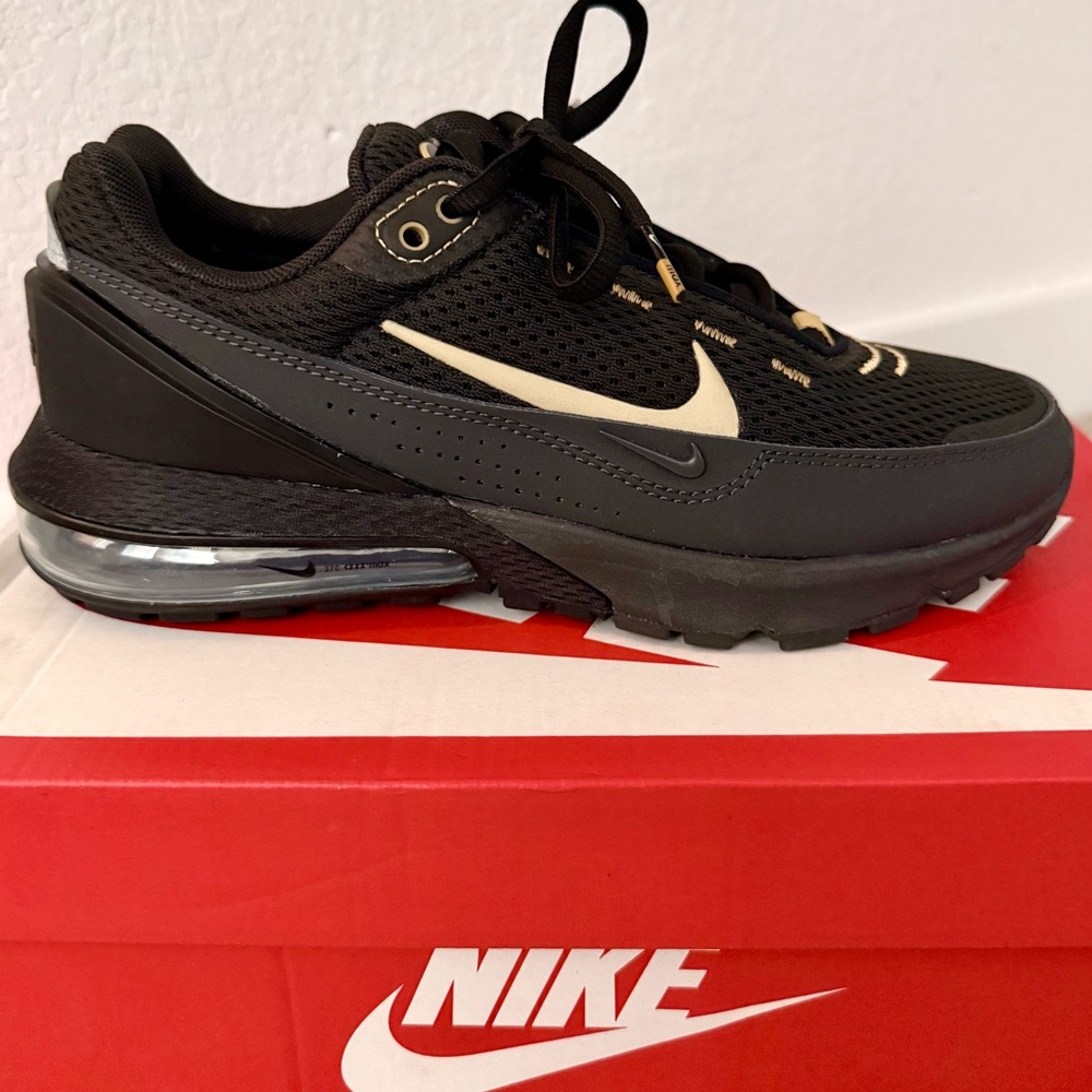 Nike Air Max Pulse Black/Flat Gold